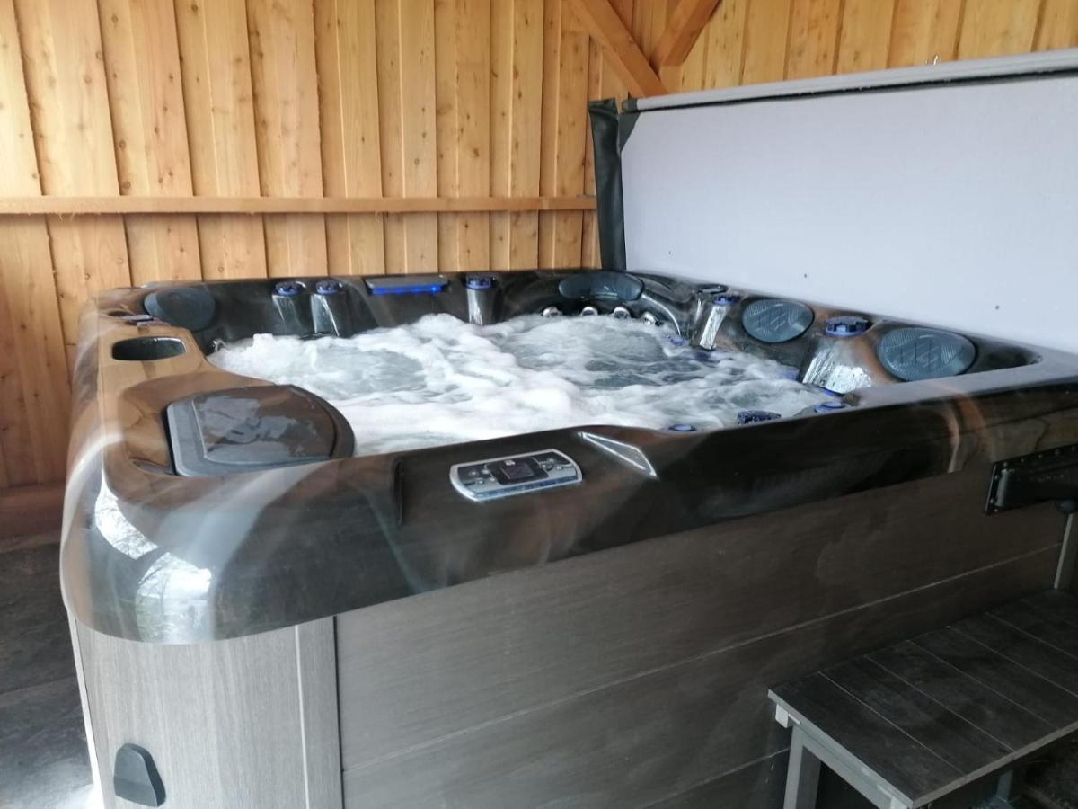 Rest At Last - Highland Apartment With Private Hot Tub Whitebridge  المظهر الخارجي الصورة